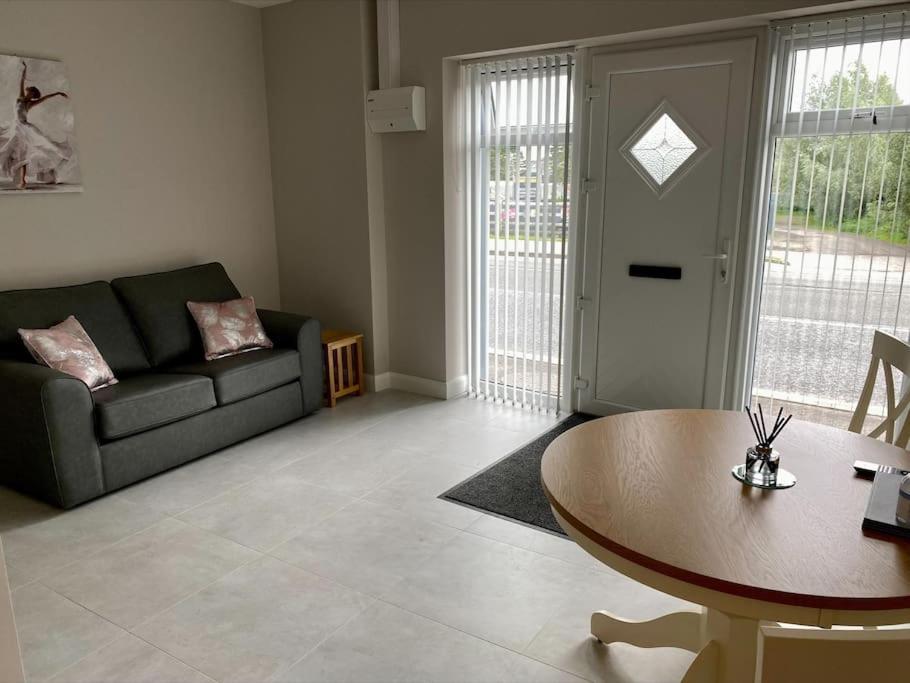 Erne Getaway No.7 Brand New 1 Bed Apartment Enniskillen Eksteriør bilde