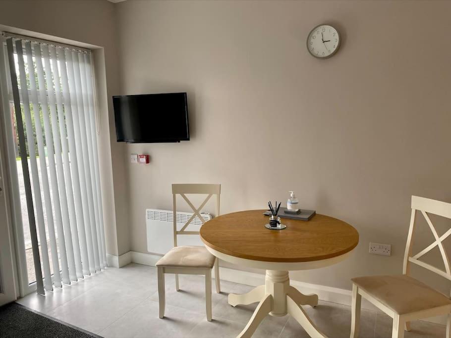 Erne Getaway No.7 Brand New 1 Bed Apartment Enniskillen Eksteriør bilde