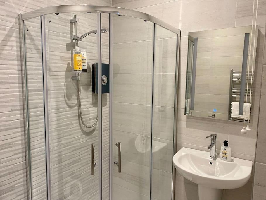 Erne Getaway No.7 Brand New 1 Bed Apartment Enniskillen Eksteriør bilde